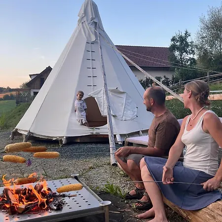 Tipi-glamping Am Gut Kunterbunt