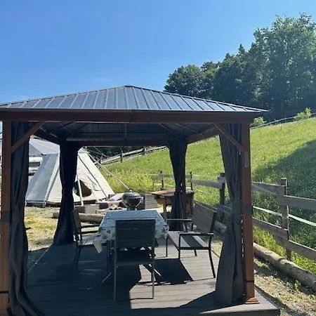 Chalet Tipi-glamping Am Gut Kunterbunt *